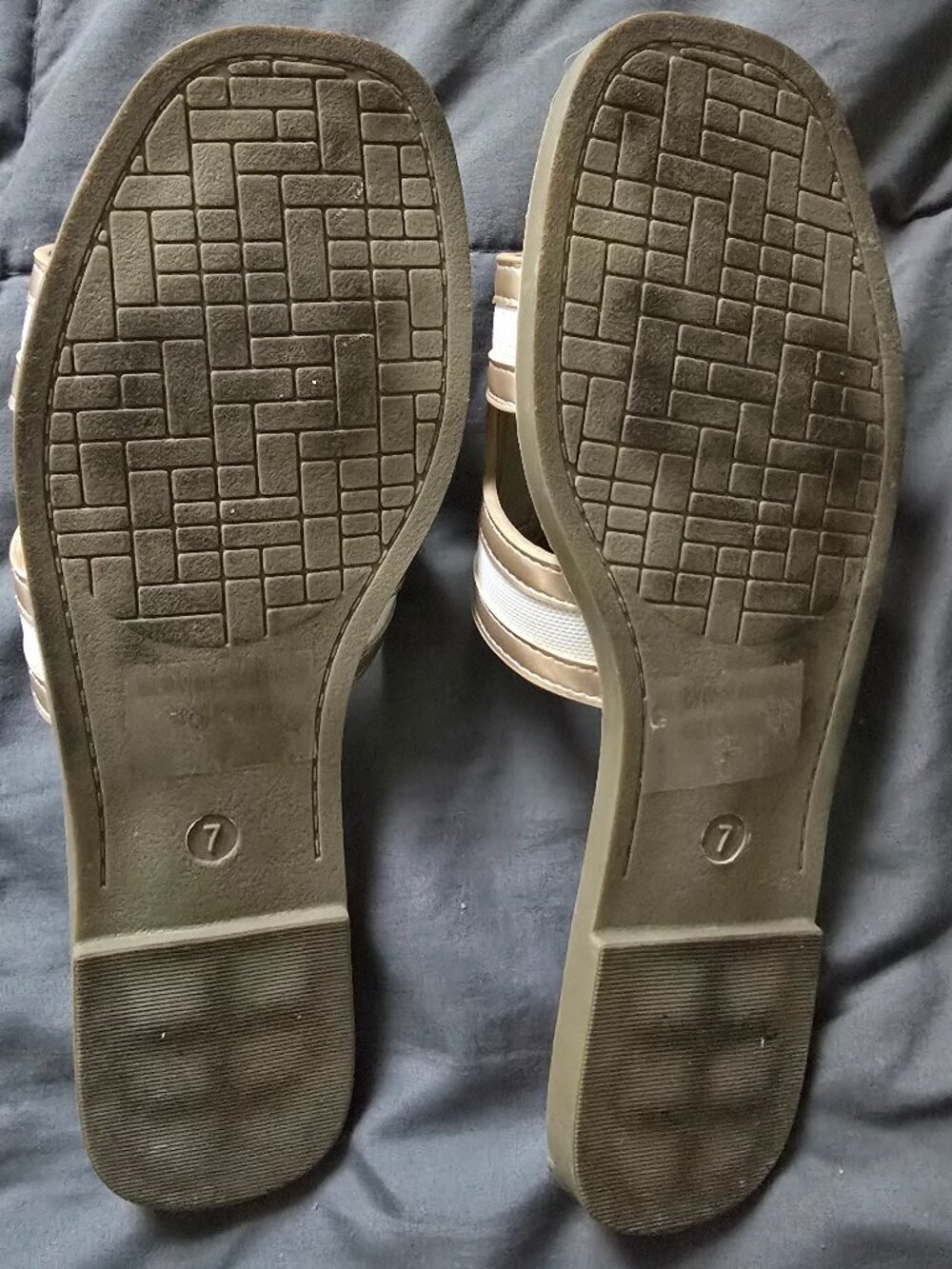 Fashionnova Endless Fun Flat Sandals - Gold (Sz 7) - Picture 7 of 7
